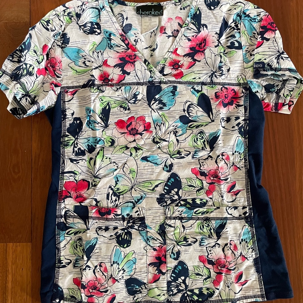 Cherokee Scrub Top, Size XS (fits size 4), Navy Blue with Butterfly Pattern